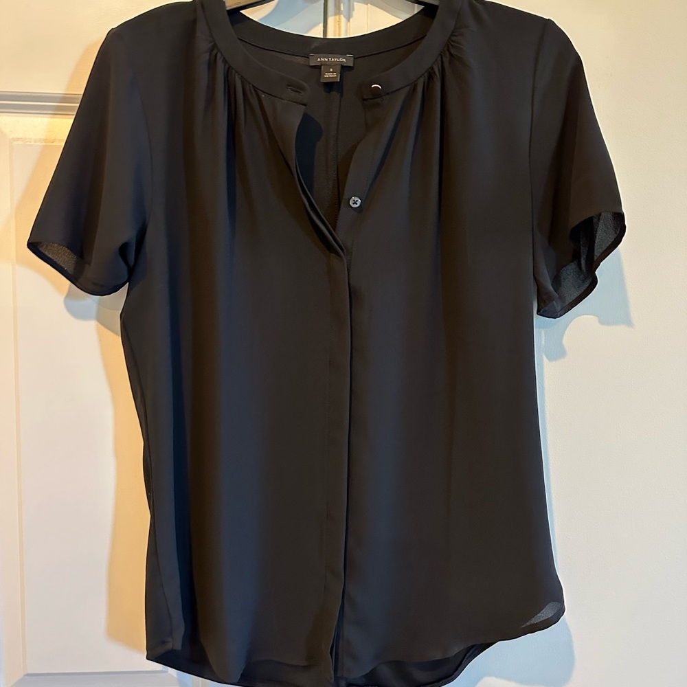 Ann Taylor top in S